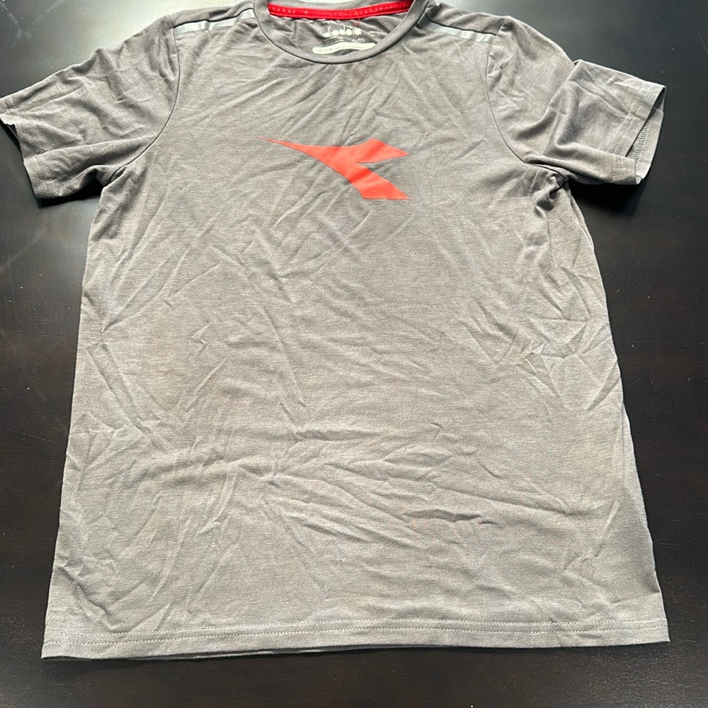 Diadora youth XL Tshirt NWOT